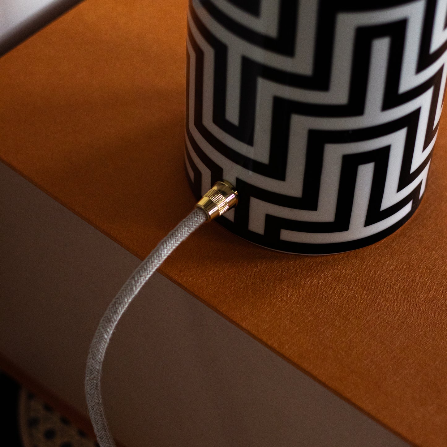 Hello, I am a graphic designer - blue